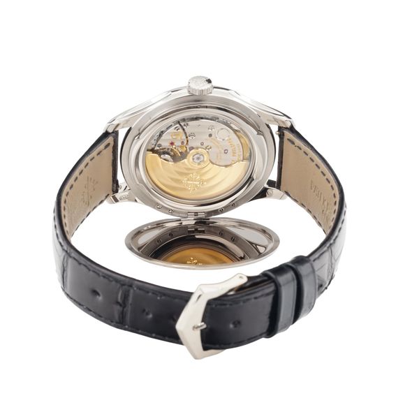 Patek Philippe Calatrava 5227G-010